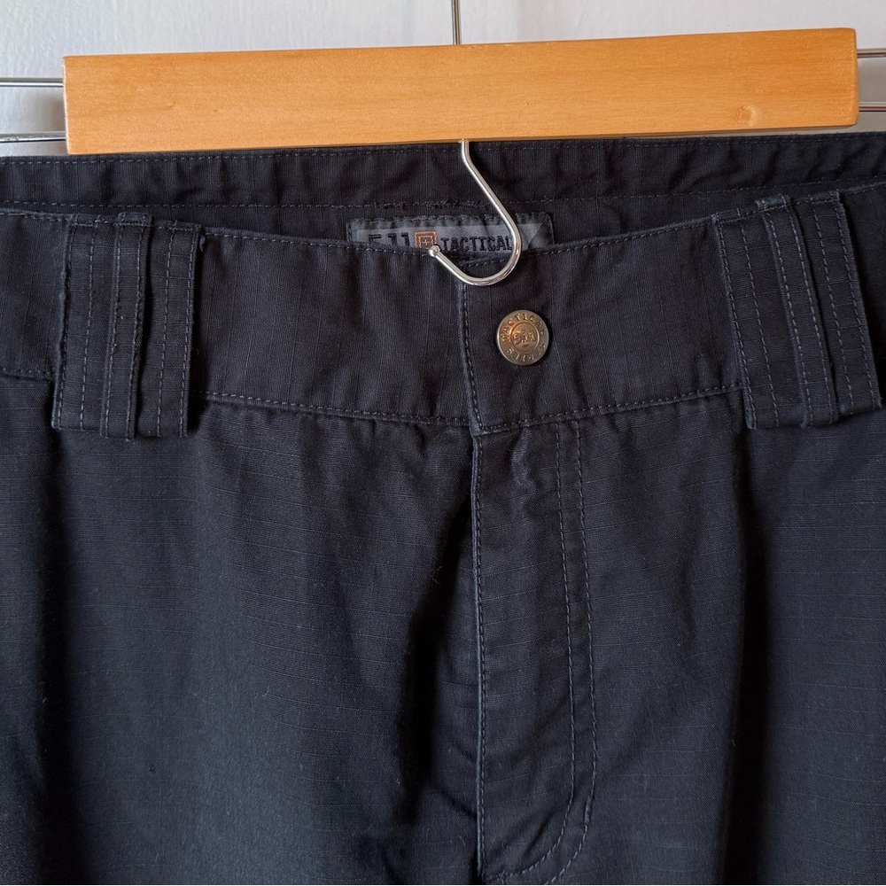 5.11 Tactical Women’s black Cargo Pants. Size 14L EUC - Picture 5 of 10